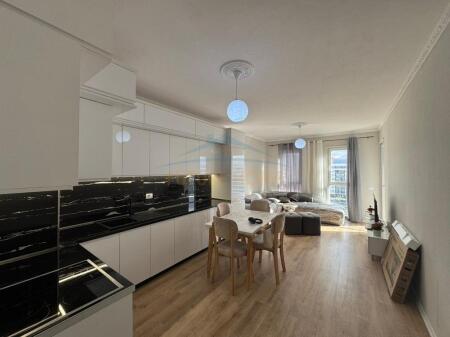 Qera , Apartament 2+1 , Univers City , Tirane