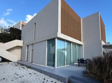 SHITET VILE NE GREEN COAST, VILLAGE,PALASE