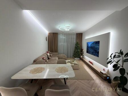 Shitet Apartament 3+1 – Rezidenca Lake View, Rruga e Kosovareve