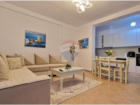 Apartament 2+1 me qera tek Rr. e Cipajve,Vlore