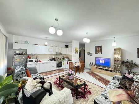 VENDESI APPARTAMENTO 2+1+2 IN VIA "MIHAL GRAMENO" 200,000 € Sup. Totale  106m2