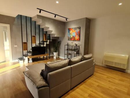 📌 Duplex for Rent in the Center – Barricades Street