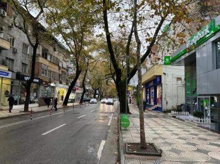 NEGOZIO IN AFFITTO 95 M2 MYSLYM SHYRI 1450 EURO