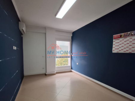 Ufficio in affitto nel centro di Tirana