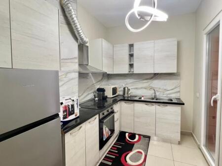 In Affitto: 2+1📍Facoltà di Scienze (Viale Zogu 1) - Palazzo V.2023 - Cucina Separata - Sup. 80m² - 60.000 Lek || Zona molto tranquilla e ricercata🏡