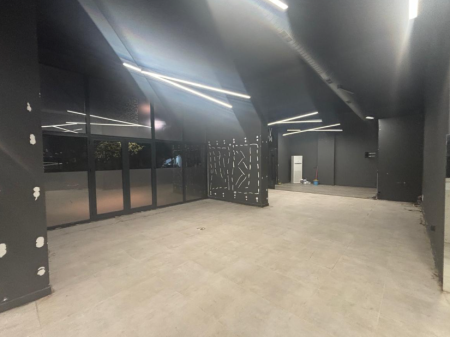 🏢 Ambient Biznesi me Qira – Qendër, Bulevardi Zogu I