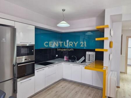 Shitet Apartament 3+1 i Arreduar – Yzberisht, Tiranë