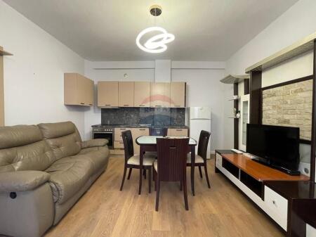 Shitet Apartament 1+1 në Fresk !