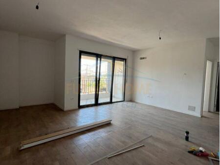 Shitet, Apartament 1+1, Kompleksi Ndregjoni, Bulevardi Ri