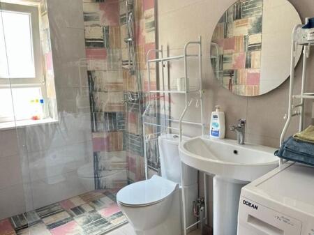 qira garsoniere te Mine Peza