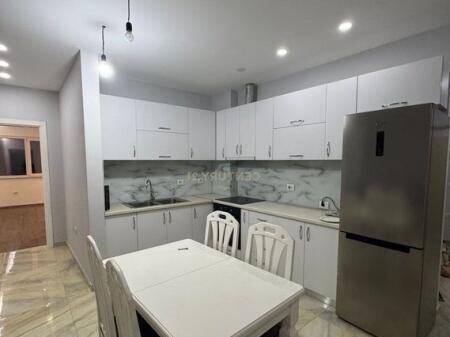 Ofrojm apartament per qira 2+1 ne Astir, pranë Santana Lounge