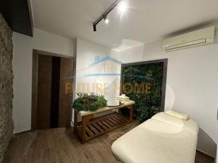 Business premises for sale, Petronini