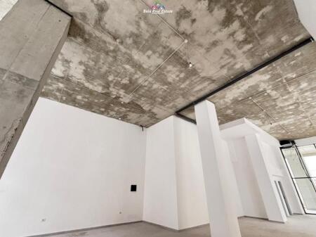 Negozio in Affitto in Via Barrikadave (ID BD21780) Tirana