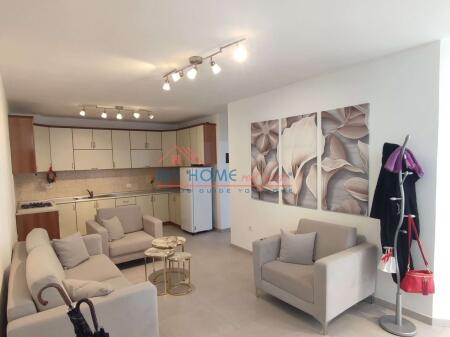 Zyre me qera Myslym Shyri ne Tirane