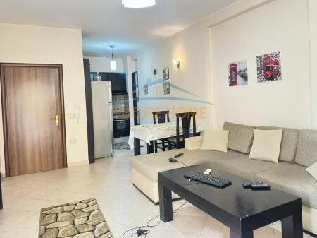 Shitet, Apartament 1+1, Rruga Riza Cerova