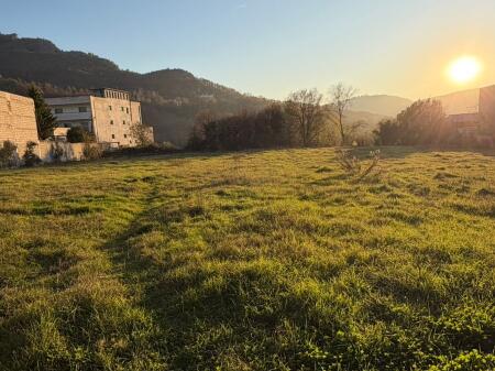 Shitet Tokë me Çertifikatë Pronësie në Mullet