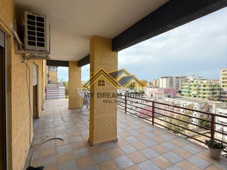 VENDESI SUPER APPARTAMENTO 2+1+2 VERANDA PRESSO IL COMPLESSO EKA IN SPIAGGIA!
