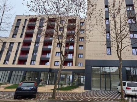 🏬 Dyqan me qira  📍 Paskuqan💶 Çmimi: 1500 € / muaj