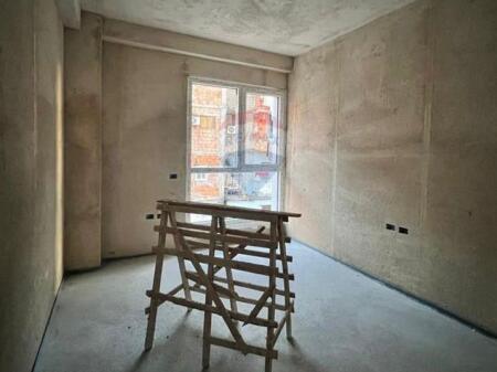 In vendita appartamento 2+1, via Ali Demi!