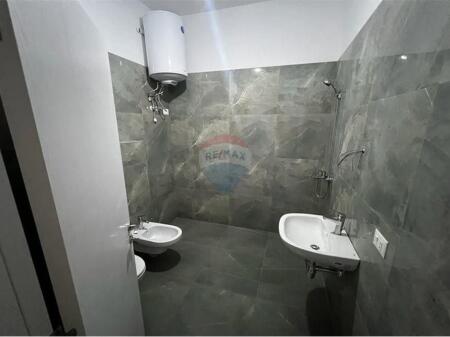 Apartament per zyre 2+1 tek 5 Maj