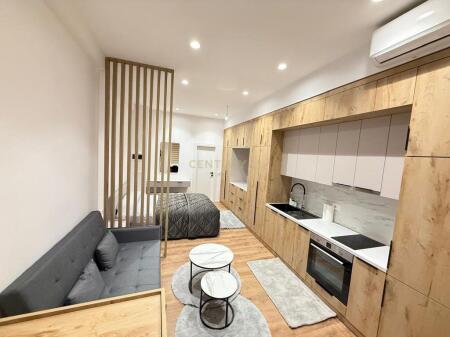 Jepet me qira garsoniere super e investuar në Fresk 370 € /Muaj