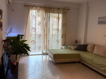 🏠 Shitet Apartament 2+1