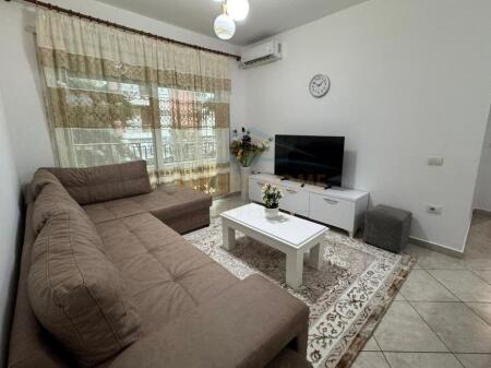 Qera, Apartament 2+1+2, Rruga 5 Maji, Tirane