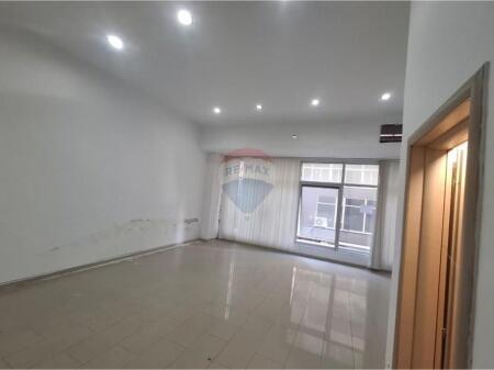 🏬 Shop / Business Premises for Rent –📍 Ismail Qemali Blvd (above Conad)