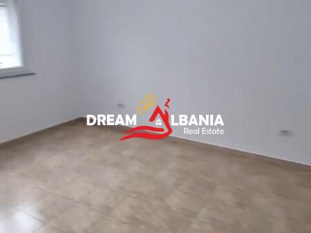 Appartamento 1+1 in vendita a 21 Dhjetori, vicino all'Hotel Mondial a Tirana (ID 4119458)