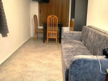 Tirane, appartamento in affitto, piano terra, 19.000 lek (Via Halit Bega) vicino a QSUT o alla Scuola Unita o alla Scuola Bajram Curri.