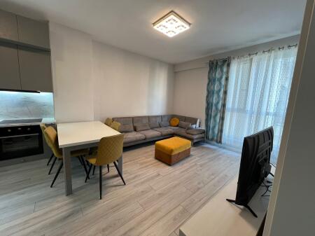 Apartment 1+1 for rent at Komun e Parisit.