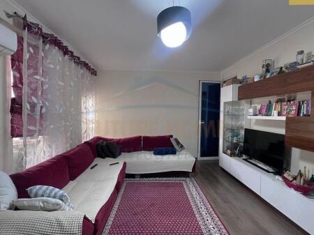 Shitet, Apartament 2+1, Zogu i Zi, Tiranë.