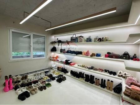 Business Unit for Sale – Paris Municipality