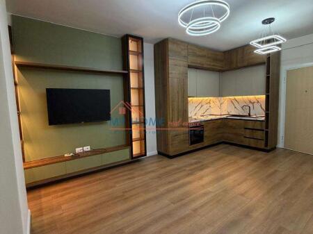 Apartament 1+1 me qera Komuna e Parisit Tirane