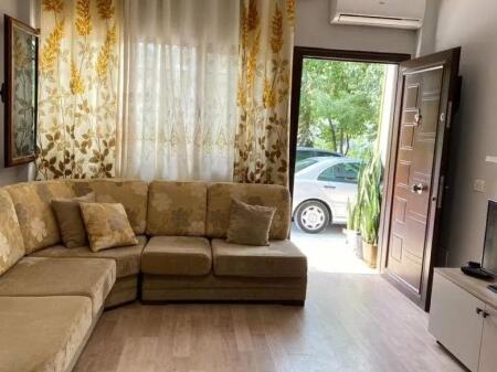 Affitto | Appartamento 1 + 1 | Via Elbasani | 350 €/mese