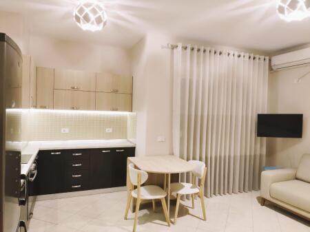 Jepet me qera 1+1 mobiluar 450 eu ne yzberisht