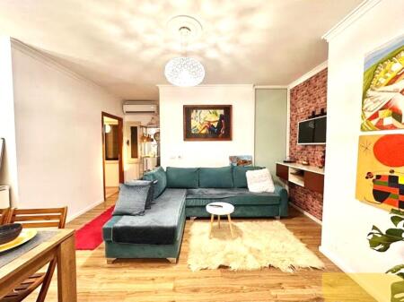 Shitet, Apartament 2+1, Zogu i Zi, Tiranë.