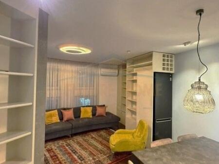 Shitje, Apartament 2+1+2 në Rrugën e Dibrës