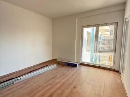 JAPIM ME QIRA APARTAMENT 1+1 ZOGU I ZI ,BANIM/ ZYRE! 600 € /Muaj