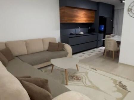 🏢Ne zonen e Brrylit,prane Eco Market jepet me qera apartament 2+1+2+post parkimi ,i sapo mobiluar.80,000Leke