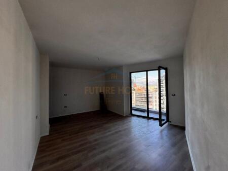 Shitet, Apartament 2+1 , Ish Fusha Aviacionit , Tirane
