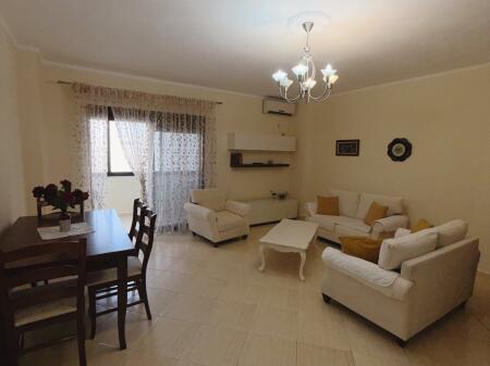 🏡 APARTAMENT ME QERA  • 2+1+2 me ballkon 💰 Çmimi: 40.000 leke neto ✅