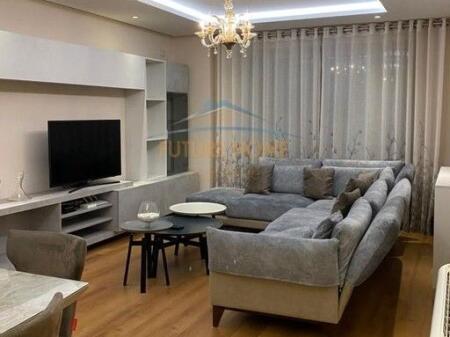 Qera, Apartament 3+1+2+Post parkimi, Kinostudio, Tiranë.