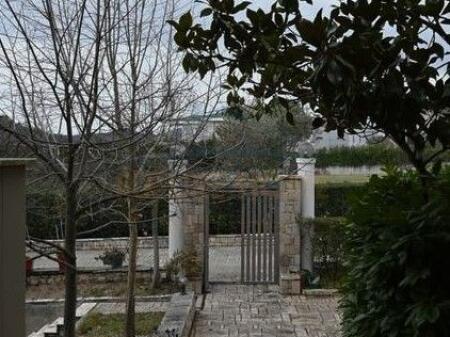 Rent, Resort, Mullet