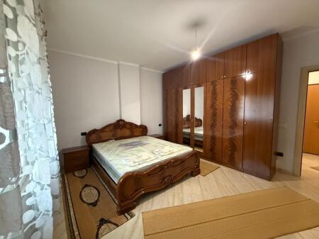 Jepet Me Qera Apartament 1+1+1 Ballkon