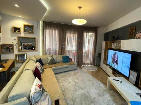 Shitet, Apartament 2+1+2, Rezidenca Sona, Liqeni i Thate, Tirane