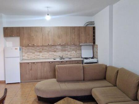 Jepet Me Qera Apartament 1+1+1 Ballkon