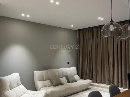 Apartament luksoz 2+1 me qira tek Galeria ETC