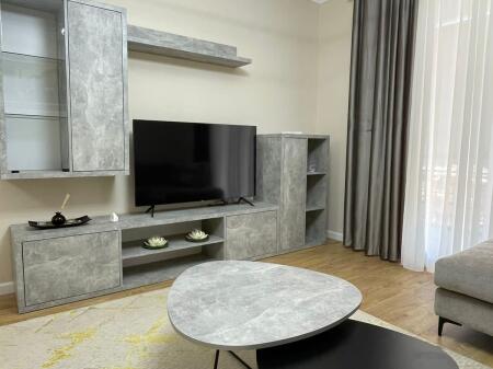 For rent 2+1+2+ parking Gramoz Pashko Street 800€