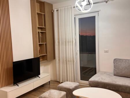 Jepet me qira 2+1+1 XHAMIA SELITE 550 mije leke